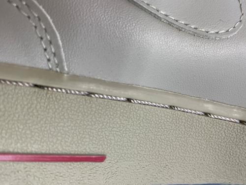 NIKE（ナイキ）NIKE (ナイキ) ハイカットスニーカー ベージュ サイズ:cm27の古着・服飾アイテム