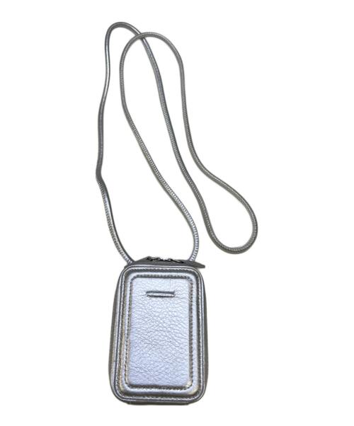 objects.io（オブジェクトアイオー）objects.io (オブジェクトアイオー) ストラップ付マイクロバッグ シルバーの古着・服飾アイテム