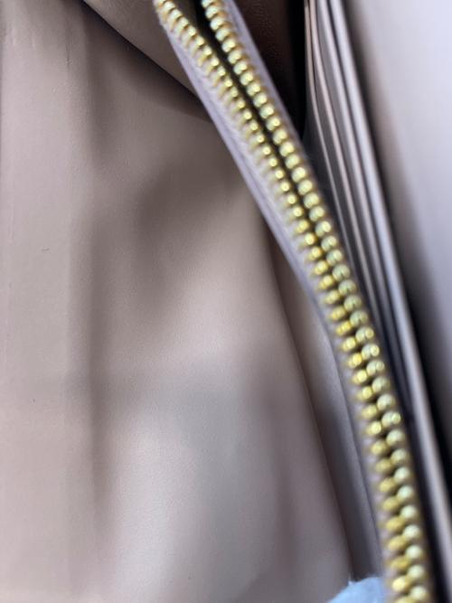 PRADA（プラダ）PRADA (プラダ) 長財布 ゴールドの古着・服飾アイテム