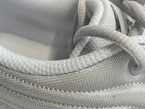 NIKE（ナイキ）NIKE (ナイキ) スニーカー ホワイト サイズ:cm25.5の古着・服飾アイテム
