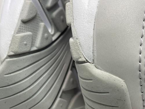 NIKE（ナイキ）NIKE (ナイキ) スニーカー ホワイト サイズ:cm25.5の古着・服飾アイテム