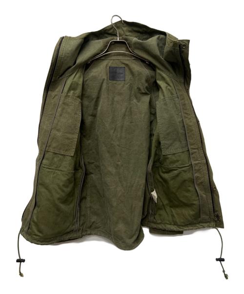 ISAMU KATAYAMA BACKLASH（イサムカタヤマ・バックラッシュ）ISAMU KATAYAMA BACKLASH (イサムカタヤマ・バックラッシュ) ミリタリージャケット カーキ サイズ:Ｌの古着・服飾アイテム