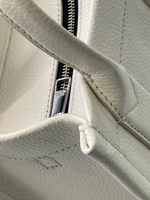 MARC JACOBS（マークジェイコブズ）MARC JACOBS (マークジェイコブズ) 2WAYレザートートバッグ ホワイトの古着・服飾アイテム