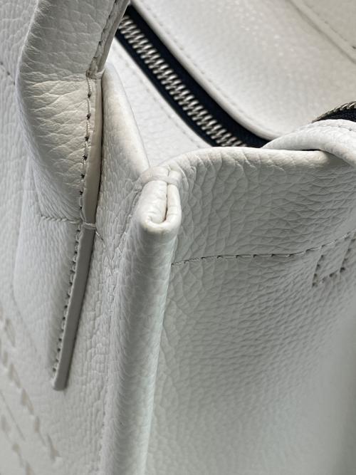 MARC JACOBS（マークジェイコブズ）MARC JACOBS (マークジェイコブズ) 2WAYレザートートバッグ ホワイトの古着・服飾アイテム