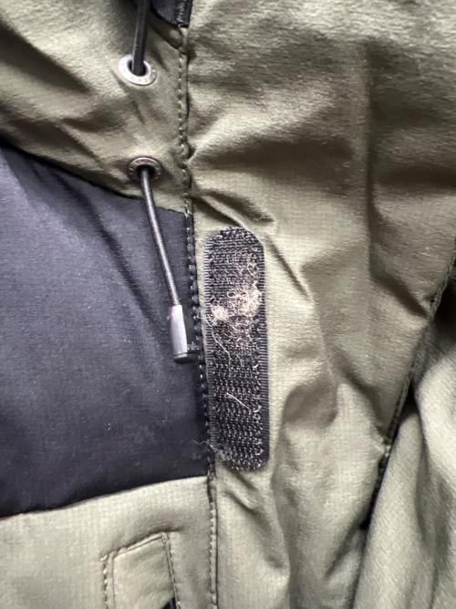 THE NORTH FACE（ザ ノース フェイス）THE NORTH FACE (ザ ノース フェイス) ダウンジャケット カーキ×ブラック サイズ:Ｓの古着・服飾アイテム