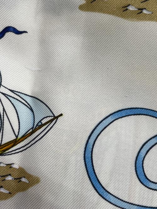 HERMES（エルメス）HERMES (エルメス) スカーフ レッド×ホワイトの古着・服飾アイテム