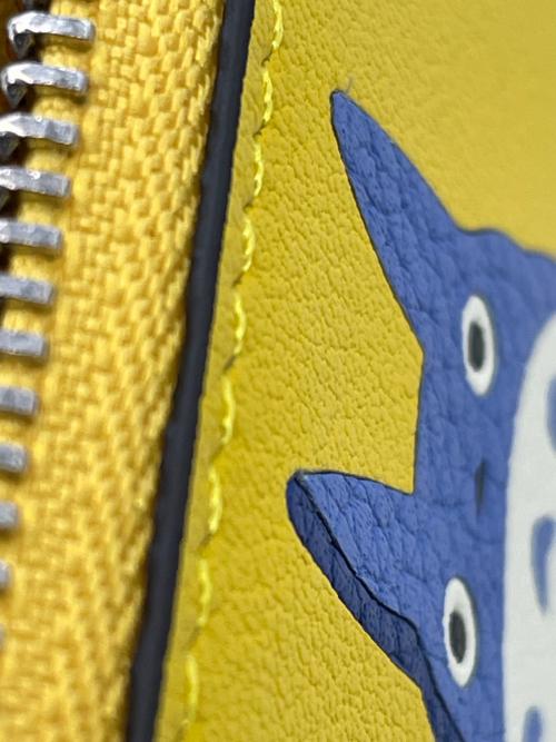 LOEWE（ロエベ）LOEWE (ロエベ) コインケース イエローの古着・服飾アイテム