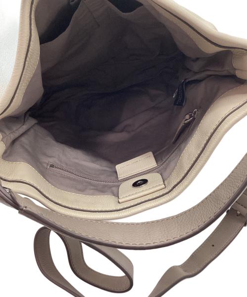 Marc by Marc Jacobs（マークバイマークジェイコブス）Marc by Marc Jacobs (マークバイマークジェイコブス) ワンショルダーバッグ アイボリーの古着・服飾アイテム