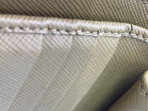 MARNI（マルニ）MARNI (マルニ) サフィアーノカーフスキンミニウォレット ベージュの古着・服飾アイテム