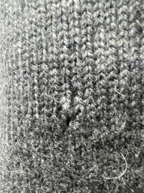 Saint Laurent Paris（サンローランパリ）Saint Laurent Paris (サンローランパリ) エルボーパッチカシミヤニット グレー サイズ:Ｓの古着・服飾アイテム