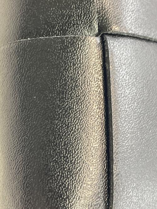 BOTTEGA VENETA（ボッテガベネタ）BOTTEGA VENETA (ボッテガベネタ) 2つ折り財布 ブラックの古着・服飾アイテム