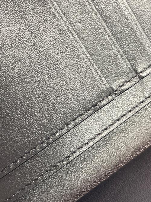 BOTTEGA VENETA（ボッテガベネタ）BOTTEGA VENETA (ボッテガベネタ) 2つ折り財布 ブラックの古着・服飾アイテム