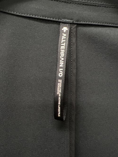 DESCENTE（デサント）DESCENTE (デサント) ジャケット ブラック サイズ:Mの古着・服飾アイテム