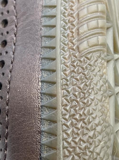 adidas（アディダス）adidas (アディダス) スニーカー ブラウン サイズ:JP250の古着・服飾アイテム