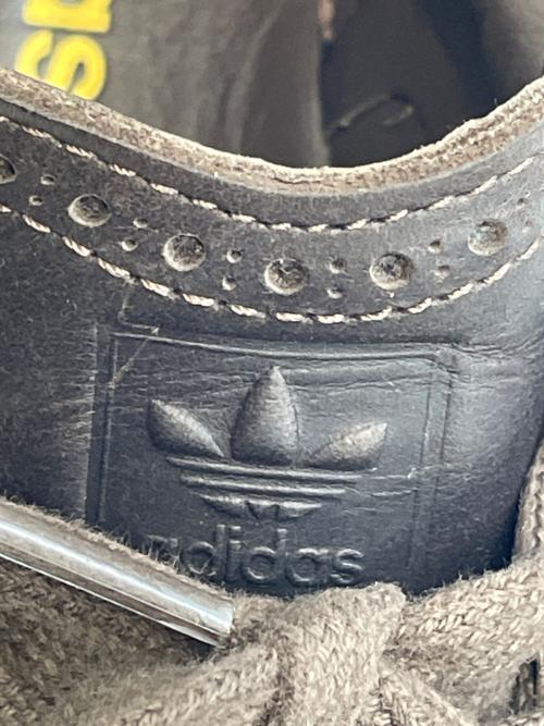 adidas（アディダス）adidas (アディダス) スニーカー ブラウン サイズ:JP250の古着・服飾アイテム