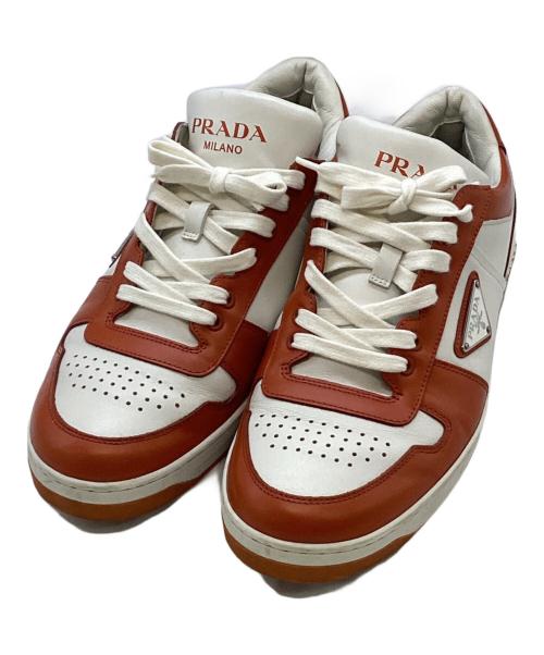 PRADA（プラダ）PRADA (プラダ) ダウンタウンレザースニーカー ホワイト×オレンジ サイズ:SIZE 7 1/2の古着・服飾アイテム