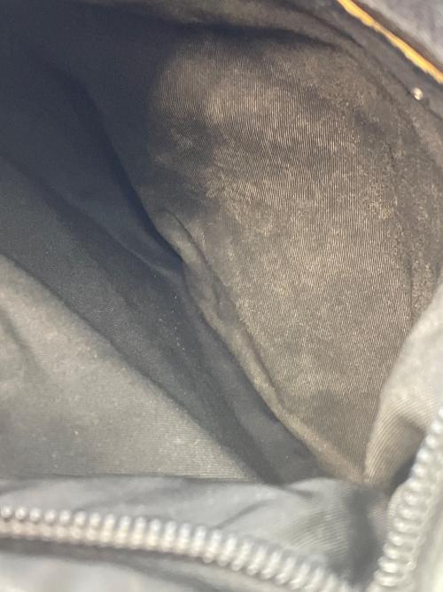 PRADA（プラダ）PRADA (プラダ) ナイロンショルダーバッグ ブラックの古着・服飾アイテム