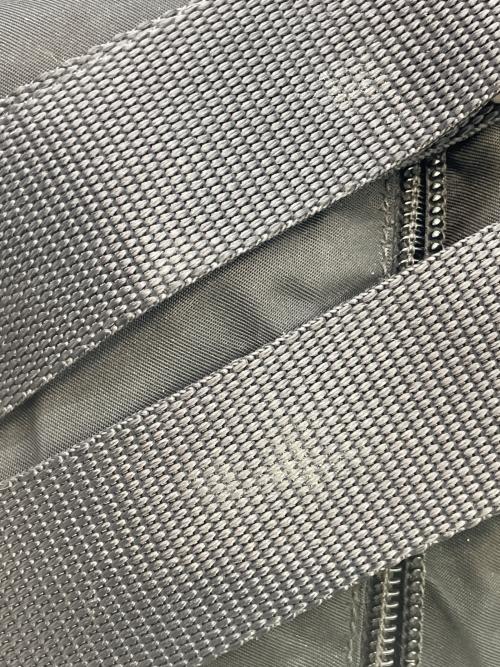 PRADA（プラダ）PRADA (プラダ) ナイロンショルダーバッグ ブラックの古着・服飾アイテム