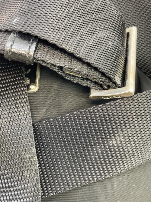 PRADA（プラダ）PRADA (プラダ) ナイロンショルダーバッグ ブラックの古着・服飾アイテム