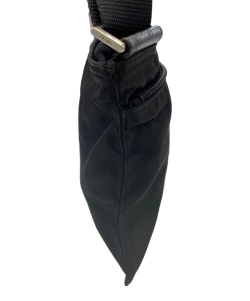 PRADA（プラダ）PRADA (プラダ) ナイロンショルダーバッグ ブラックの古着・服飾アイテム