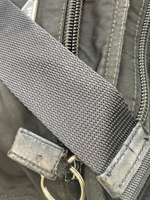 PRADA（プラダ）PRADA (プラダ) ナイロンショルダーバッグ ブラックの古着・服飾アイテム