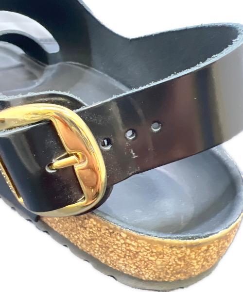 BIRKENSTOCK（ビルケンシュトック）BIRKENSTOCK (ビルケンシュトック) バックルサンダル ブラック サイズ:27の古着・服飾アイテム