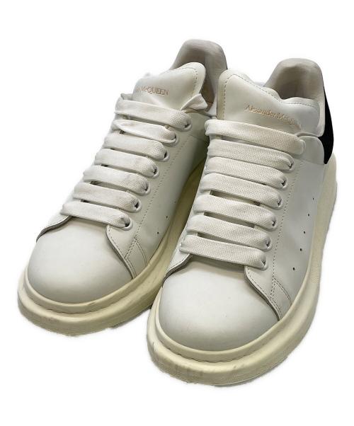 ALEXANDER McQUEEN（アレキサンダーマックイーン）ALEXANDER McQUEEN (アレキサンダーマックイーン) スニーカー ホワイト×ブラック サイズ:SIZE 42の古着・服飾アイテム