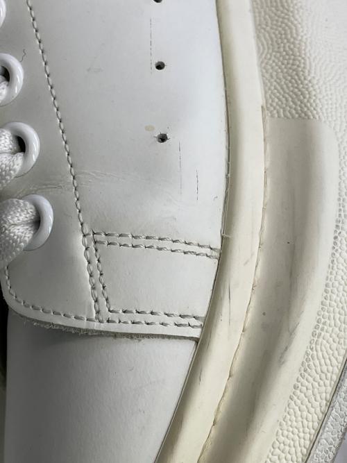 ALEXANDER McQUEEN（アレキサンダーマックイーン）ALEXANDER McQUEEN (アレキサンダーマックイーン) スニーカー ホワイト×ブラック サイズ:SIZE 42の古着・服飾アイテム