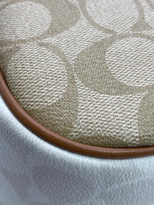 COACH（コーチ）COACH (コーチ) ジェイミー カメラ バッグ ブロックド シグネチャー キャンバス ベージュ×ホワイト サイズ:実寸参照の古着・服飾アイテム