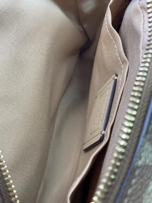 COACH（コーチ）COACH (コーチ) ジェイミー カメラ バッグ ブロックド シグネチャー キャンバス ベージュ×ホワイト サイズ:実寸参照の古着・服飾アイテム