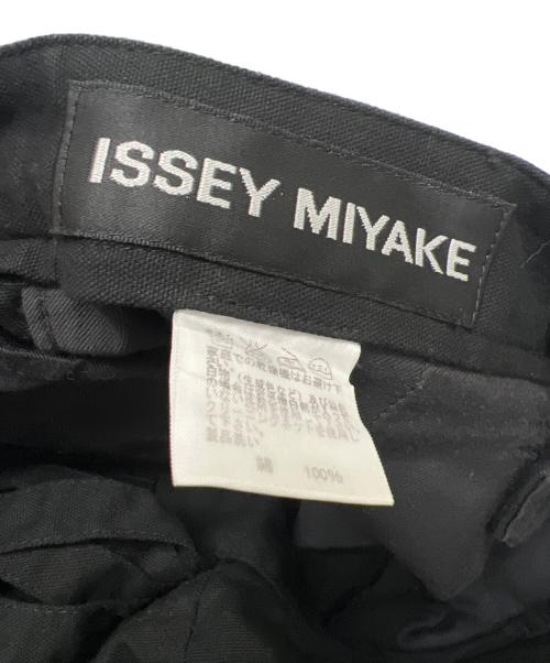 ISSEY MIYAKE（イッセイミヤケ）ISSEY MIYAKE (イッセイミヤケ) パンツ ブラック サイズ:４の古着・服飾アイテム