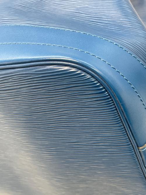 LOUIS VUITTON（ルイ ヴィトン）LOUIS VUITTON (ルイ ヴィトン) バケツ型ショルダーバッグ ブルーの古着・服飾アイテム