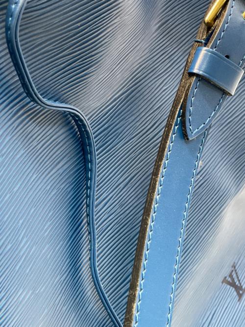 LOUIS VUITTON（ルイ ヴィトン）LOUIS VUITTON (ルイ ヴィトン) バケツ型ショルダーバッグ ブルーの古着・服飾アイテム