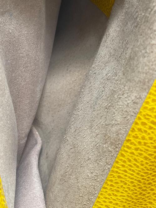 E MARINELLA（イー マリネッラ）E MARINELLA (イー マリネッラ) クラッチバッグ イエローの古着・服飾アイテム