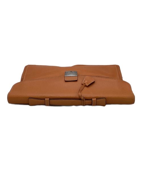 E MARINELLA（イー マリネッラ）E MARINELLA (イー マリネッラ) クラッチバッグ キャメルの古着・服飾アイテム