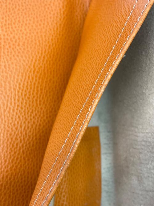 E MARINELLA（イー マリネッラ）E MARINELLA (イー マリネッラ) クラッチバッグ キャメルの古着・服飾アイテム