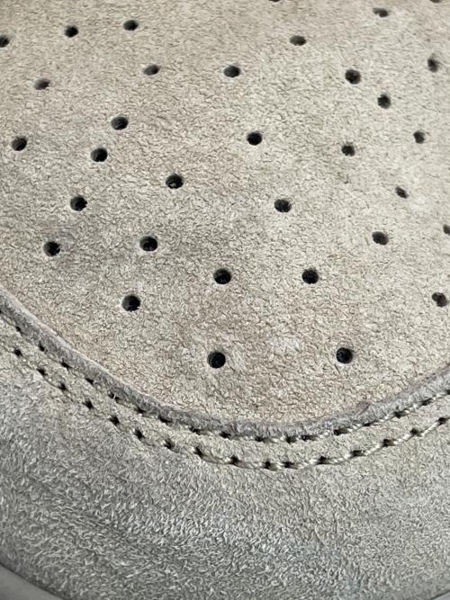 NIKE（ナイキ）NIKE (ナイキ) スニーカー ベージュ サイズ:CM27.5の古着・服飾アイテム