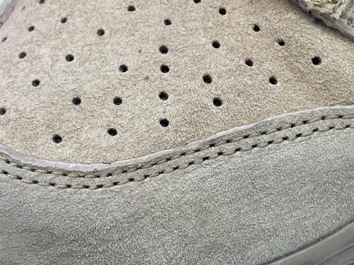 NIKE（ナイキ）NIKE (ナイキ) スニーカー ベージュ サイズ:CM27.5の古着・服飾アイテム