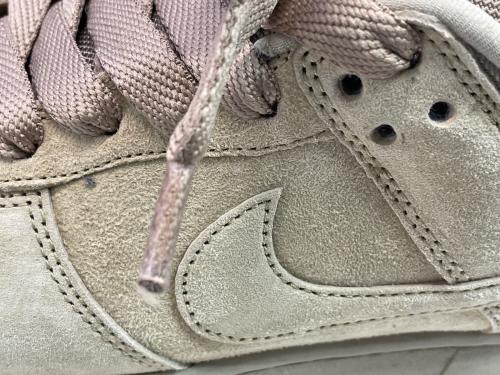 NIKE（ナイキ）NIKE (ナイキ) スニーカー ベージュ サイズ:CM27.5の古着・服飾アイテム