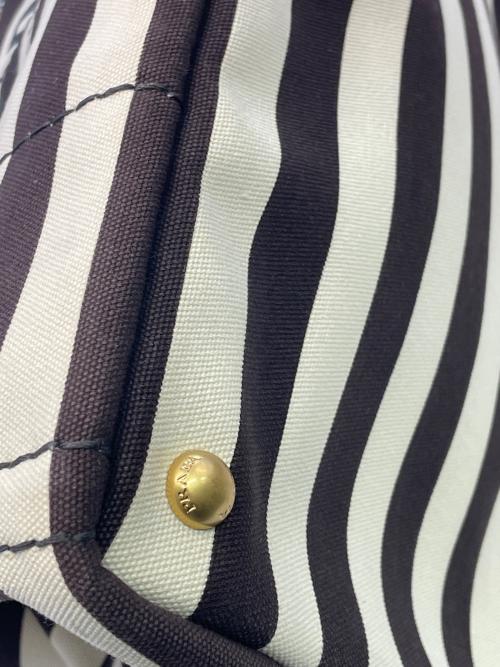 PRADA（プラダ）PRADA (プラダ) バッグ ベージュ×ブラックの古着・服飾アイテム