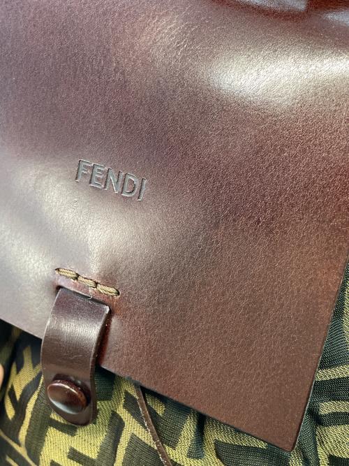 FENDI（フェンディ）FENDI (フェンディ) ナイロンリュック ブラウン×ブラウンの古着・服飾アイテム