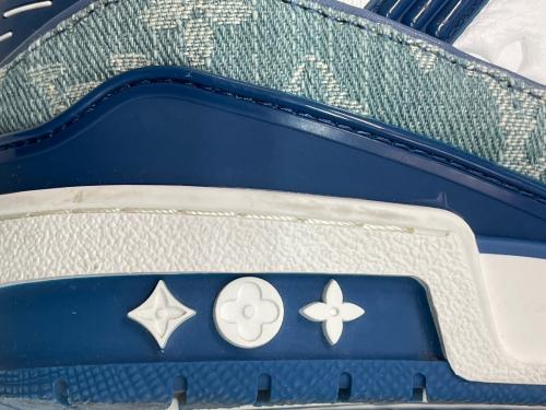 LOUIS VUITTON（ルイ ヴィトン）LOUIS VUITTON (ルイ ヴィトン) スニーカー ホワイト×インディゴ サイズ:SIZE 3の古着・服飾アイテム