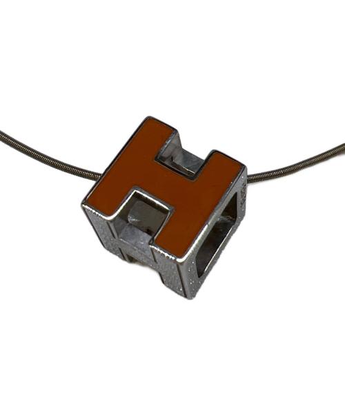 HERMES（エルメス）HERMES (エルメス) カージュドアッシュ Hキューブネックレス シルバー×オレンジの古着・服飾アイテム