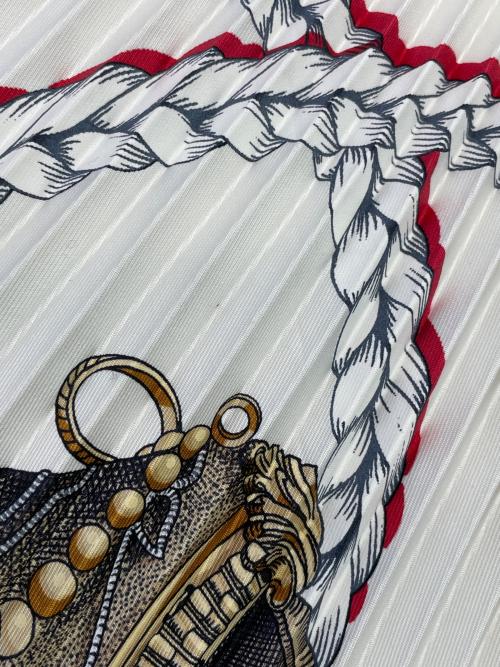 HERMES（エルメス）HERMES (エルメス) プリーツスカーフ レッド×アイボリーの古着・服飾アイテム