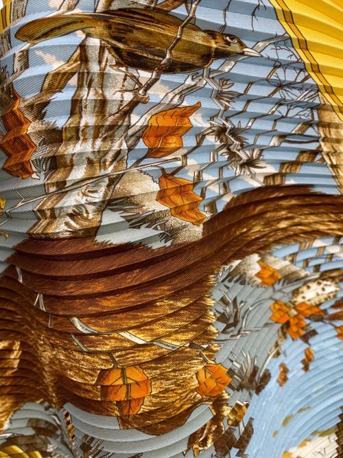 HERMES（エルメス）HERMES (エルメス) プリーツスカーフ イエロー×ブラウンの古着・服飾アイテム