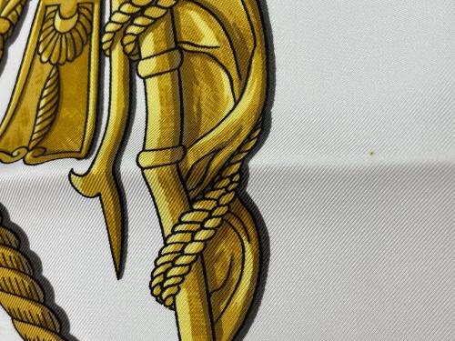 HERMES（エルメス）HERMES (エルメス) シルクスカーフ ホワイトの古着・服飾アイテム