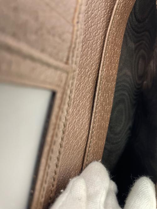 GUCCI（グッチ）GUCCI (グッチ) 長財布 ブラウン×ベージュの古着・服飾アイテム