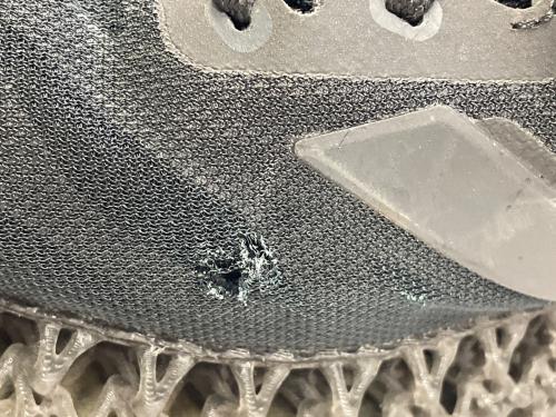 adidas（アディダス）adidas (アディダス) スニーカー ブラック サイズ:JP270の古着・服飾アイテム