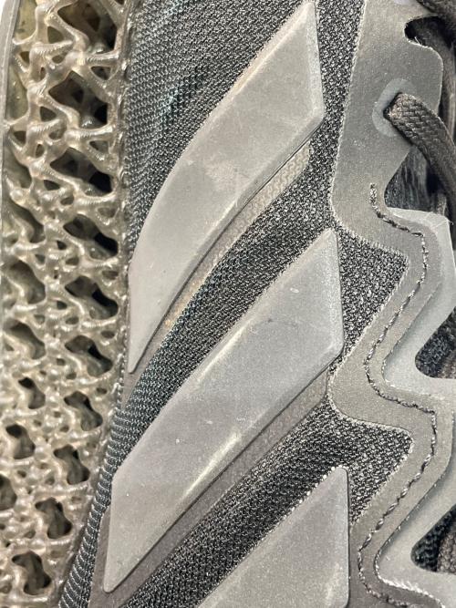 adidas（アディダス）adidas (アディダス) スニーカー ブラック サイズ:JP270の古着・服飾アイテム