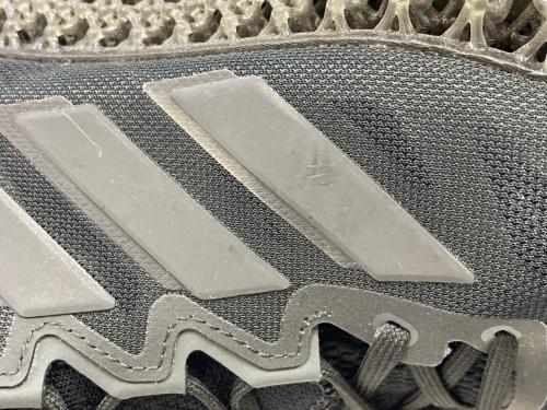 adidas（アディダス）adidas (アディダス) スニーカー ブラック サイズ:JP270の古着・服飾アイテム